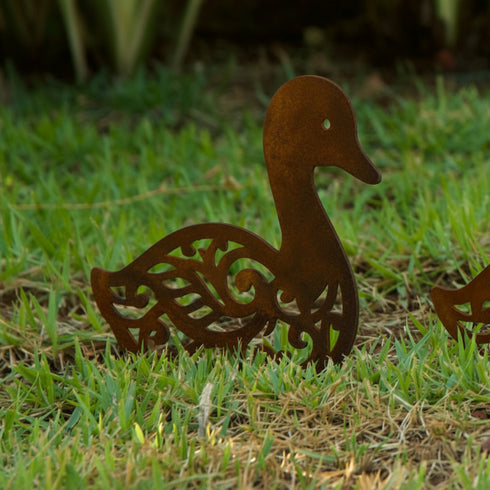 Escultura de Jardim - Cisnes