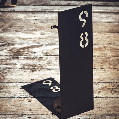 Placa domiciliaria - Rasgos